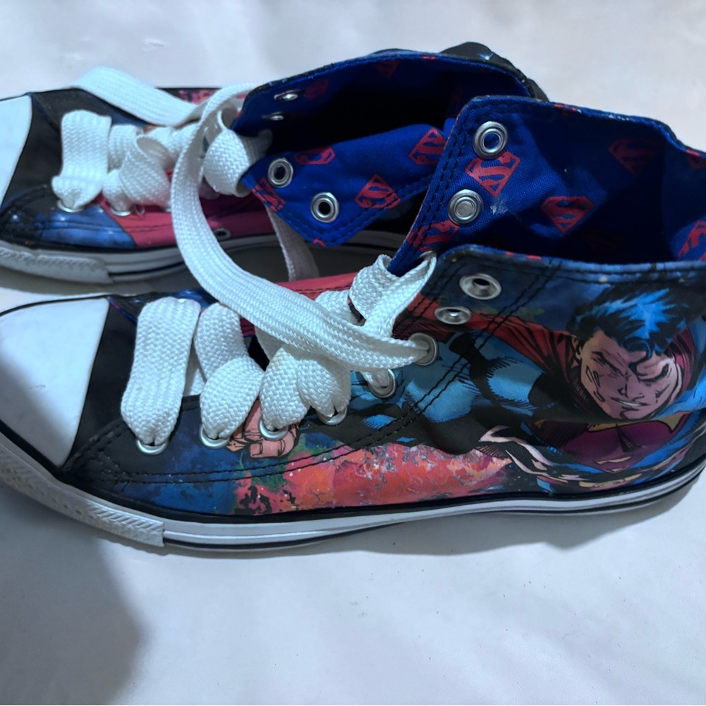 Men’s Superman converse  size 9